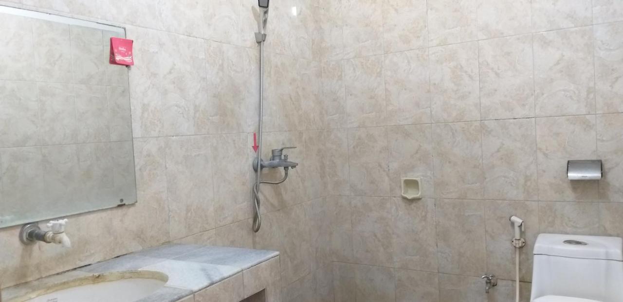 Intan Hotel Пурвакарта Экстерьер фото