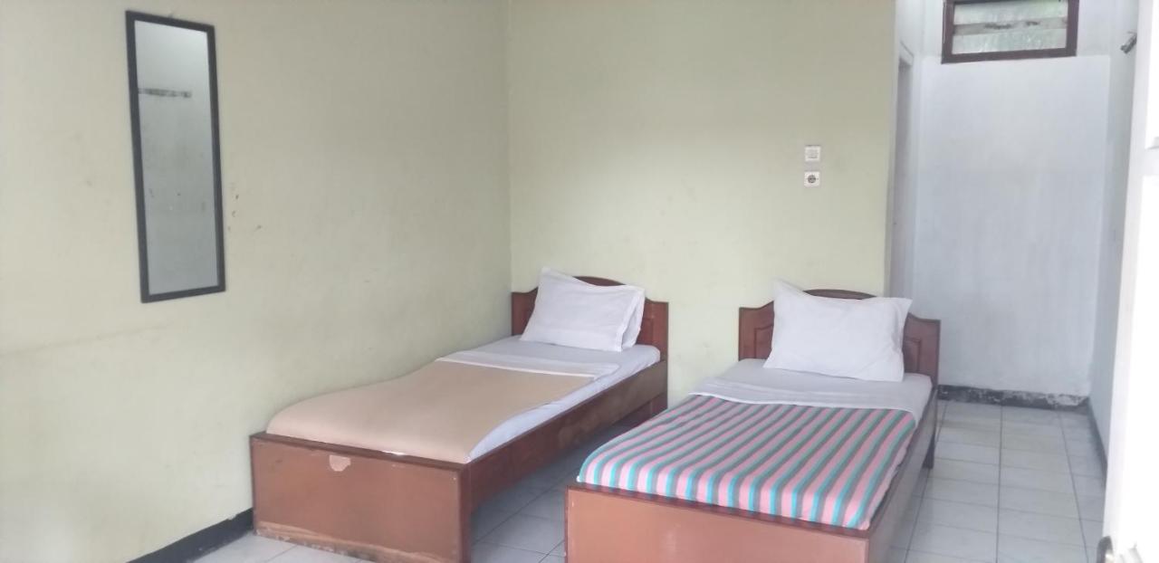 Intan Hotel Пурвакарта Экстерьер фото