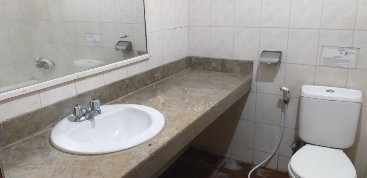 Intan Hotel Пурвакарта Экстерьер фото