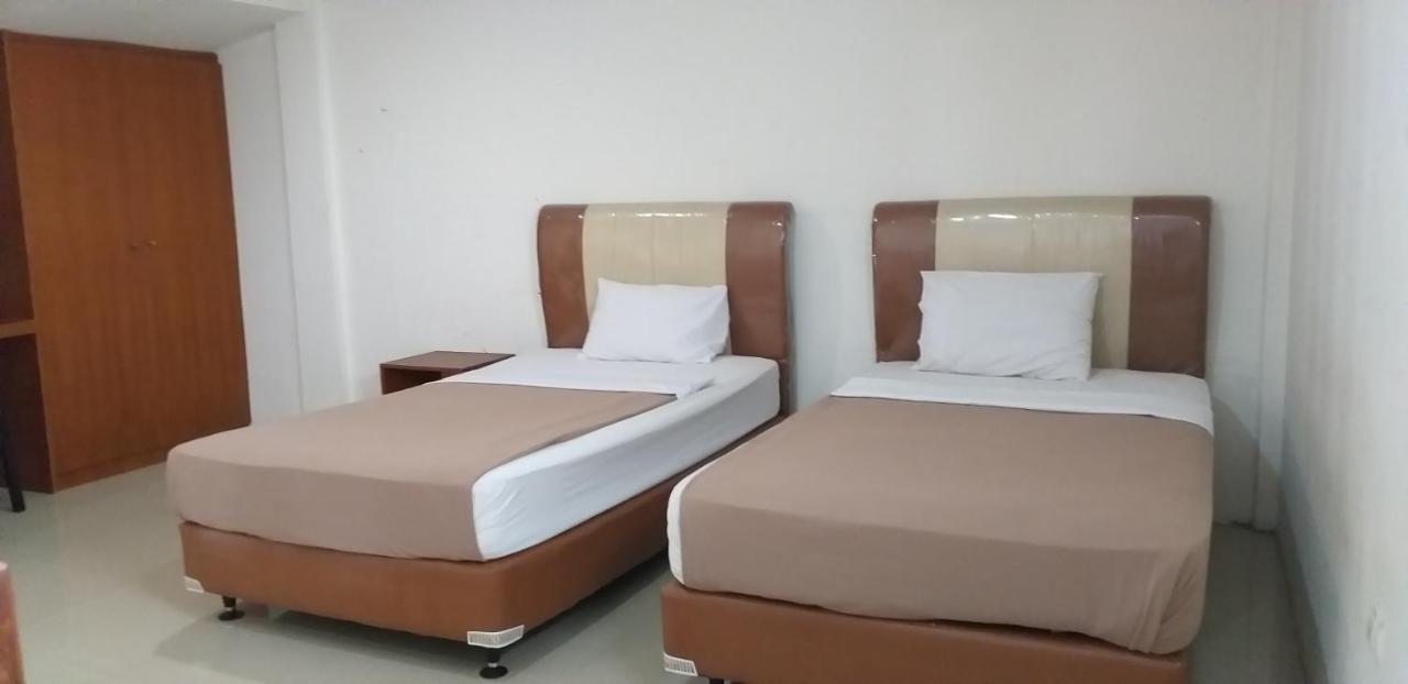 Intan Hotel Пурвакарта Экстерьер фото