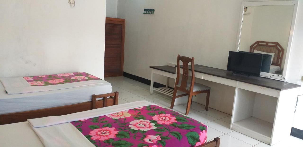 Intan Hotel Пурвакарта Экстерьер фото