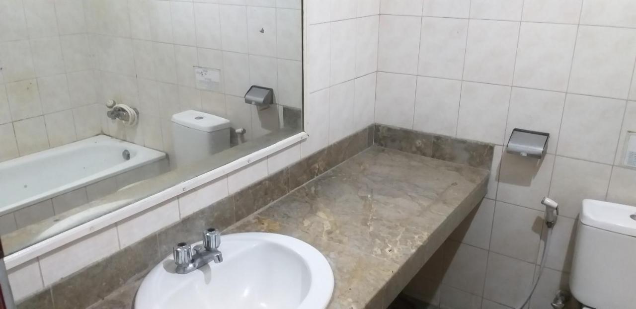 Intan Hotel Пурвакарта Экстерьер фото